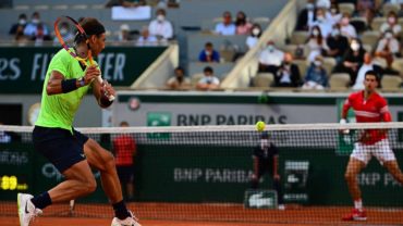 নাদালের লাল দুর্গের পতন ঘটালেন জোকোভিচ