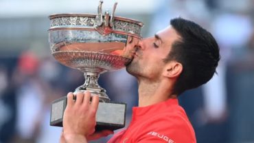 এপিক ফাইনালে ফরাসি দুর্গ জয় করলেন জোকোভিচ