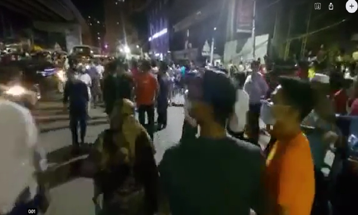 মগবাজারে বিস্ফোরণ; ভবনে আগুন