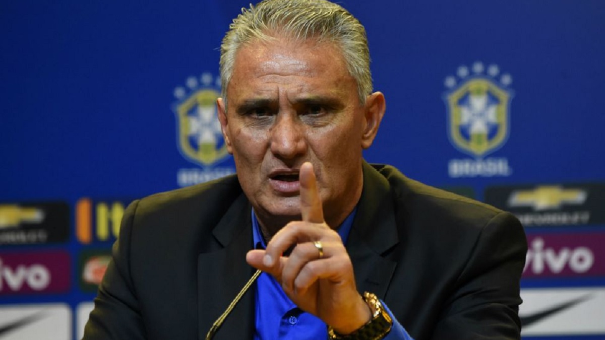 মাঠের সমালোচনা করে জরিমানা গুনছেন ব্রাজিল কোচ