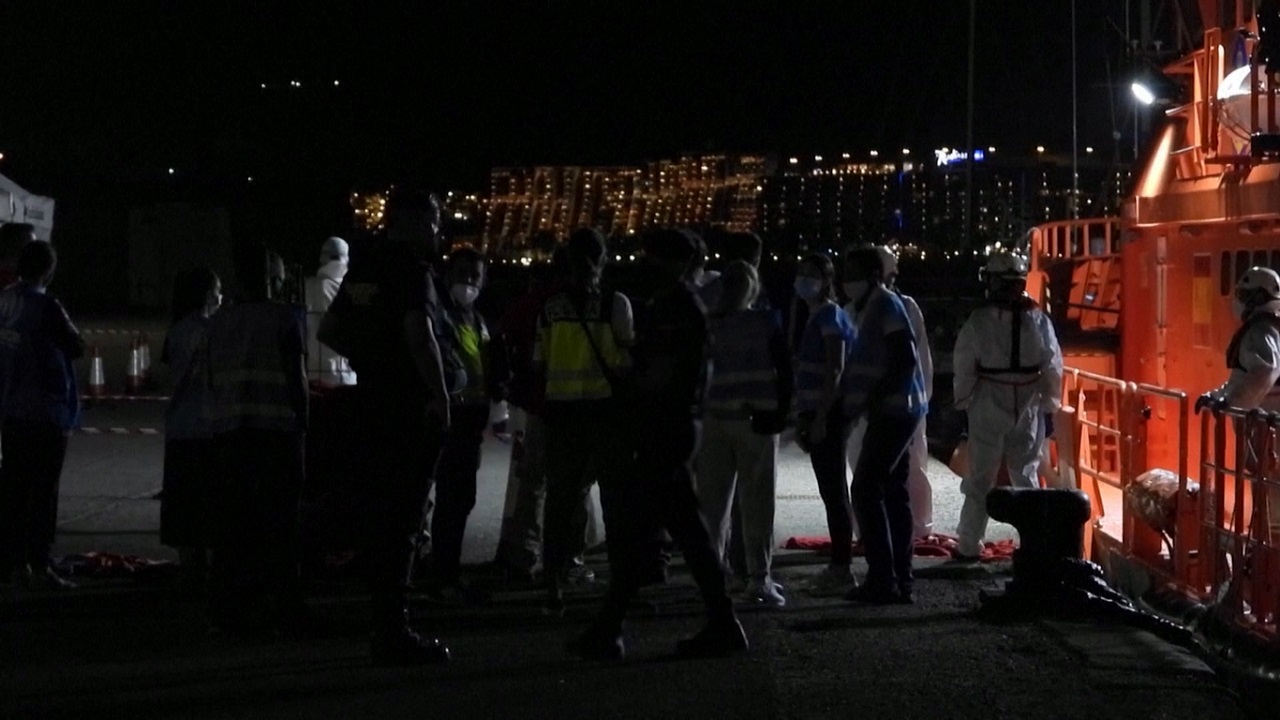 আটলান্টিকে ডিঙ্গি থেকে ১৮ অভিবাসন প্রত্যাশী উদ্ধার আটলান্টিকে ডিঙ্গি থেকে ১৮ অভিবাসন প্রত্যাশী উদ্ধার