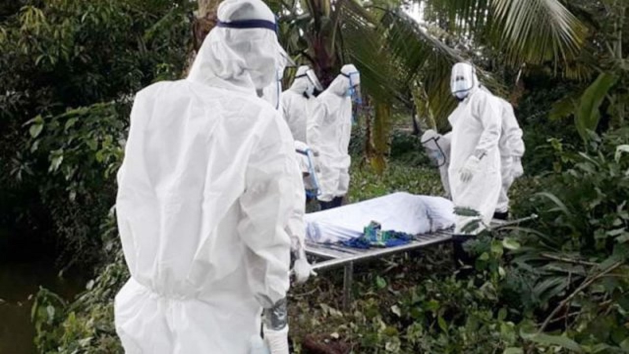 করোনা ও উপসর্গে কয়েক জেলায় প্রাণ গেছে ৭৫ জনের করোনা ও উপসর্গে কয়েক জেলায় প্রাণ গেছে ৭৫ জনের