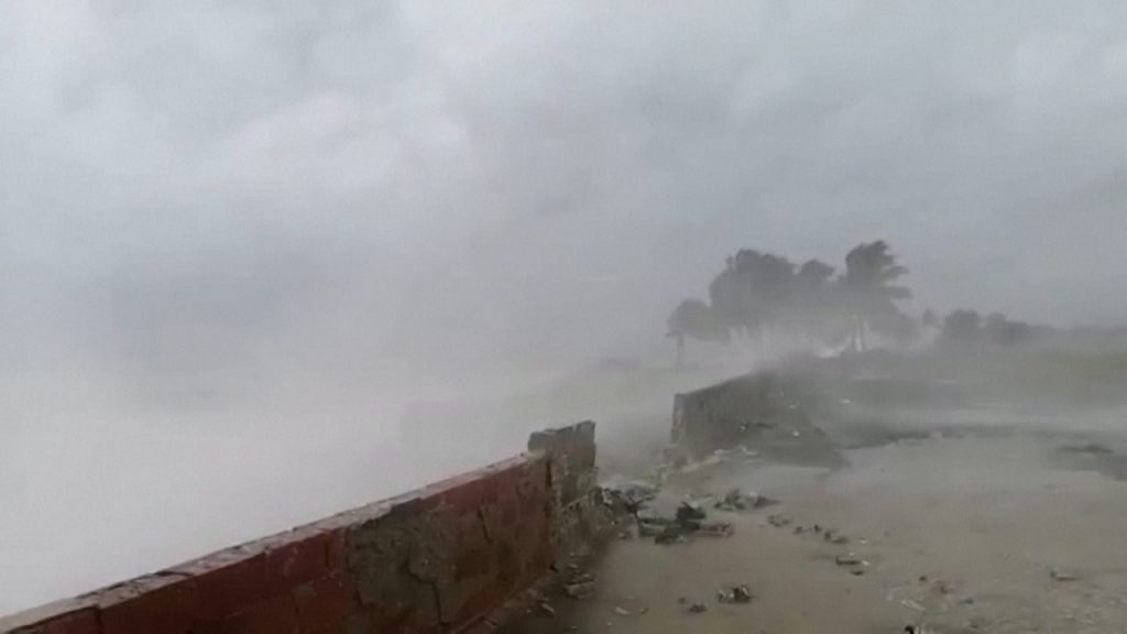 হারিকেন এলসার শক্তি কিছুটা কমে ক্রান্তীয় ঝড় হিসেবে কিউবায় আঘাত