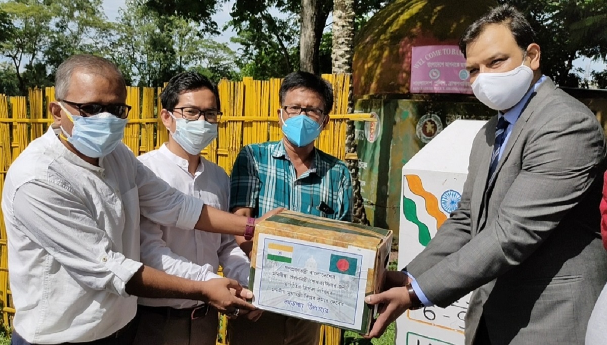 প্রধানমন্ত্রীকে আনারস পাঠিয়েছেন ত্রিপুরার মুখ্যমন্ত্রী