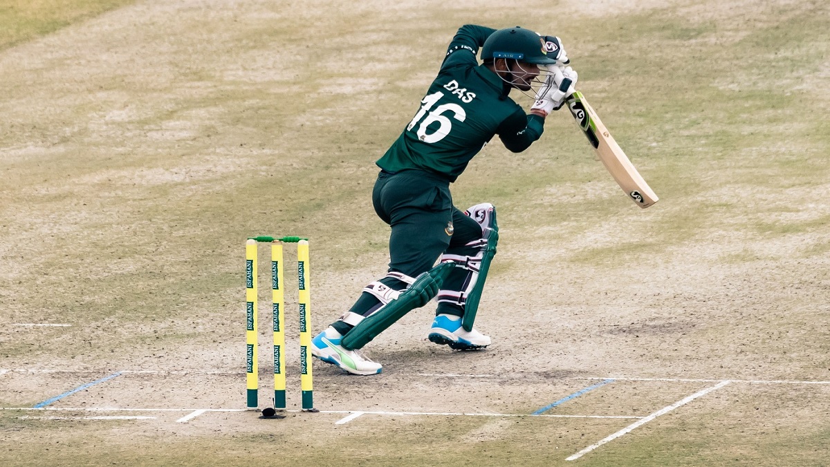 ৪ উইকেট হারিয়ে বিপদে বাংলাদেশ