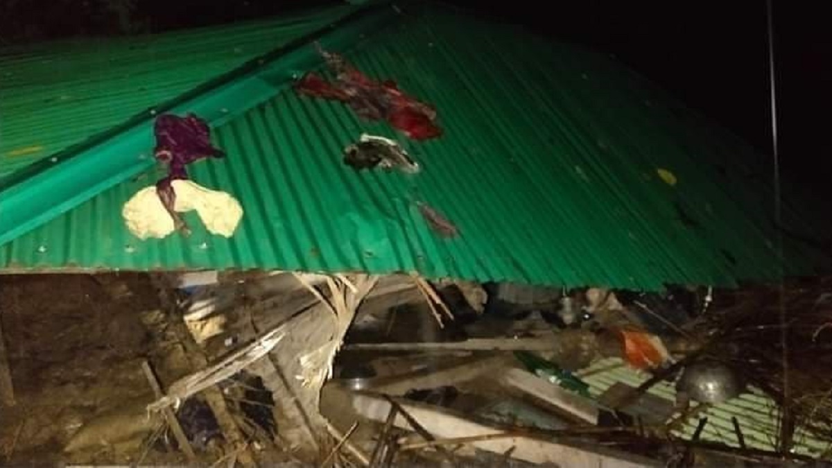 টেকনাফে পাহাড় ধসে ৫ ভাই-বোনের মৃত্যু