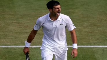 ‘নেকড়ের শক্তি’ কাজে লাগিয়ে চতুর্থ রাউন্ডে জোকোভিচ