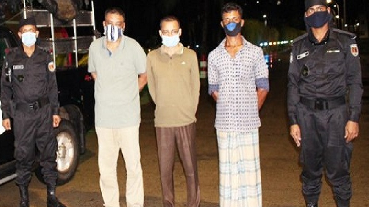 ব্যাংকে চাকরি ছেড়ে মাদক ব্যবসা!