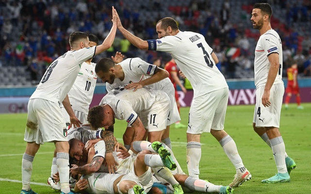 বেলজিয়ামকে হারিয়ে ৯ বছর পর শেষ চারে ইতালি