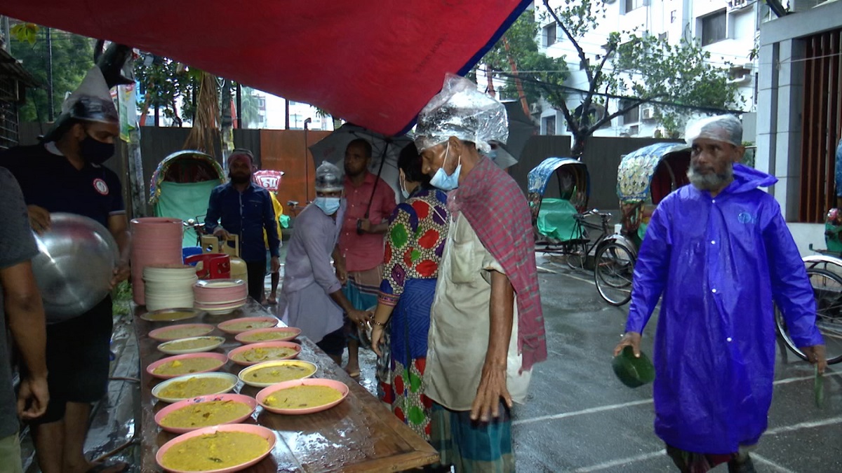 নানামুখী প্রতিবন্ধকতায় অনাহারীর আশ্রয়স্থল লালমাটিয়ার মেহমানখানা