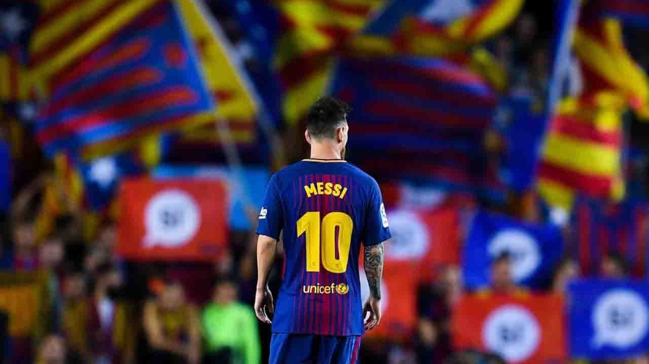 অর্ধেক বেতনে বার্সার সাথে পাঁচ বছরের চুক্তির পথে মেসি