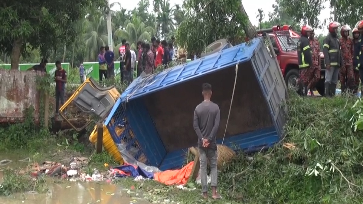 মৌলভীবাজারে সড়ক দুর্ঘটনায় নিহত ২, আহত ৩