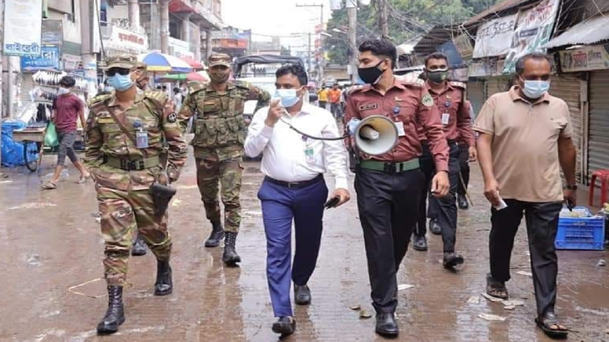 নরসিংদীতে কঠোর লকডাউন, জরুরি প্রয়োজন ছাড়া বের হচ্ছেন না কেউ