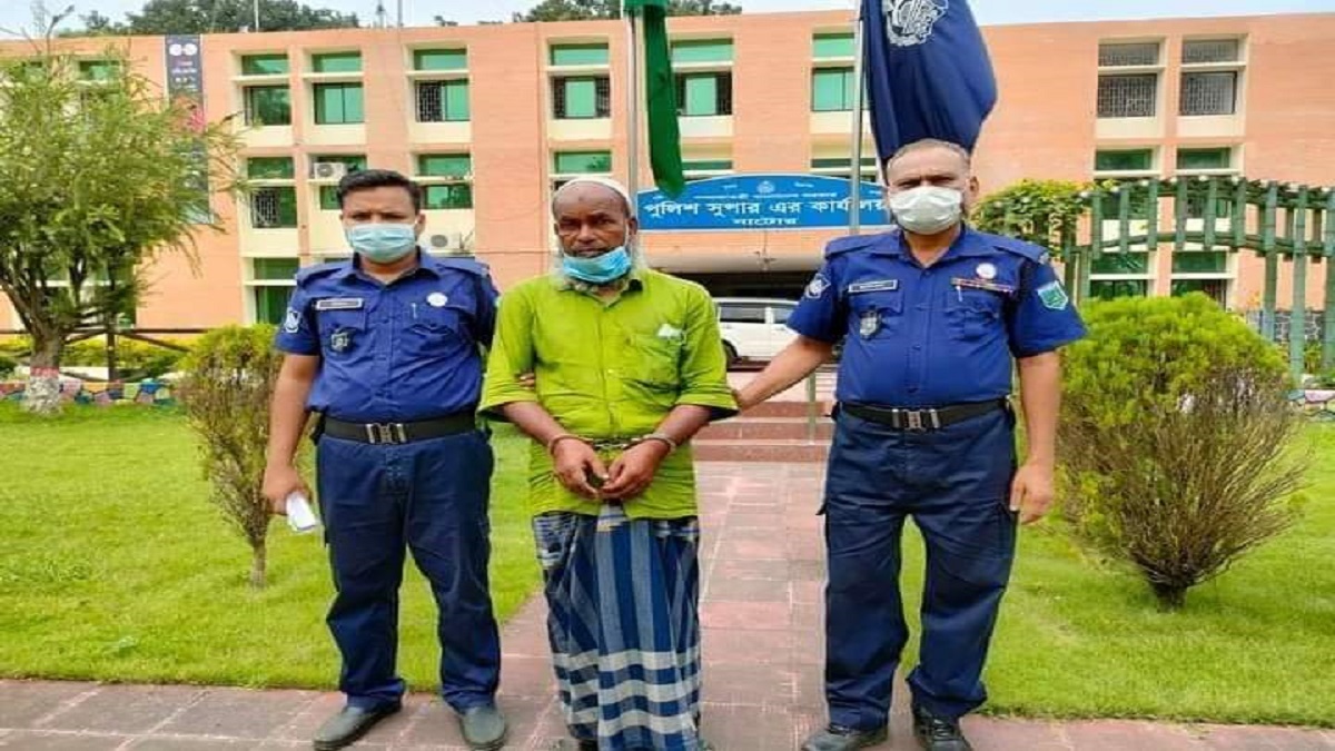 নাটোরে দুই কৃষককে মারধরের মামলায় ইউপি সদস্য গ্রেফতার