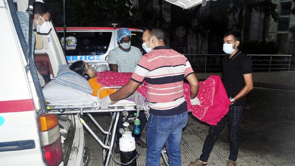 সকালের মধ্যেই করোনা ও উপসর্গে মারা কয়েক জেলায় প্রাণহানি ৭৯