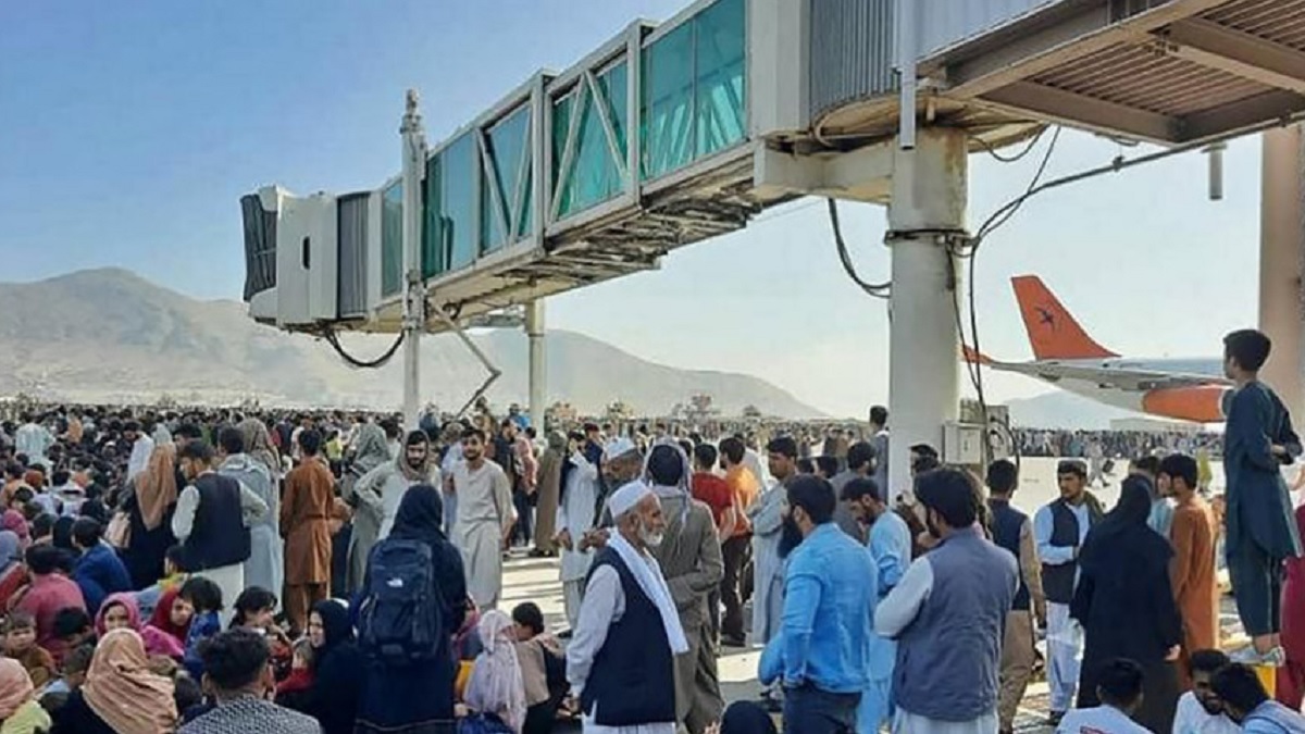 কাবুল বিমানবন্দরে সকল বাণিজ্যিক ফ্লাইট স্থগিত