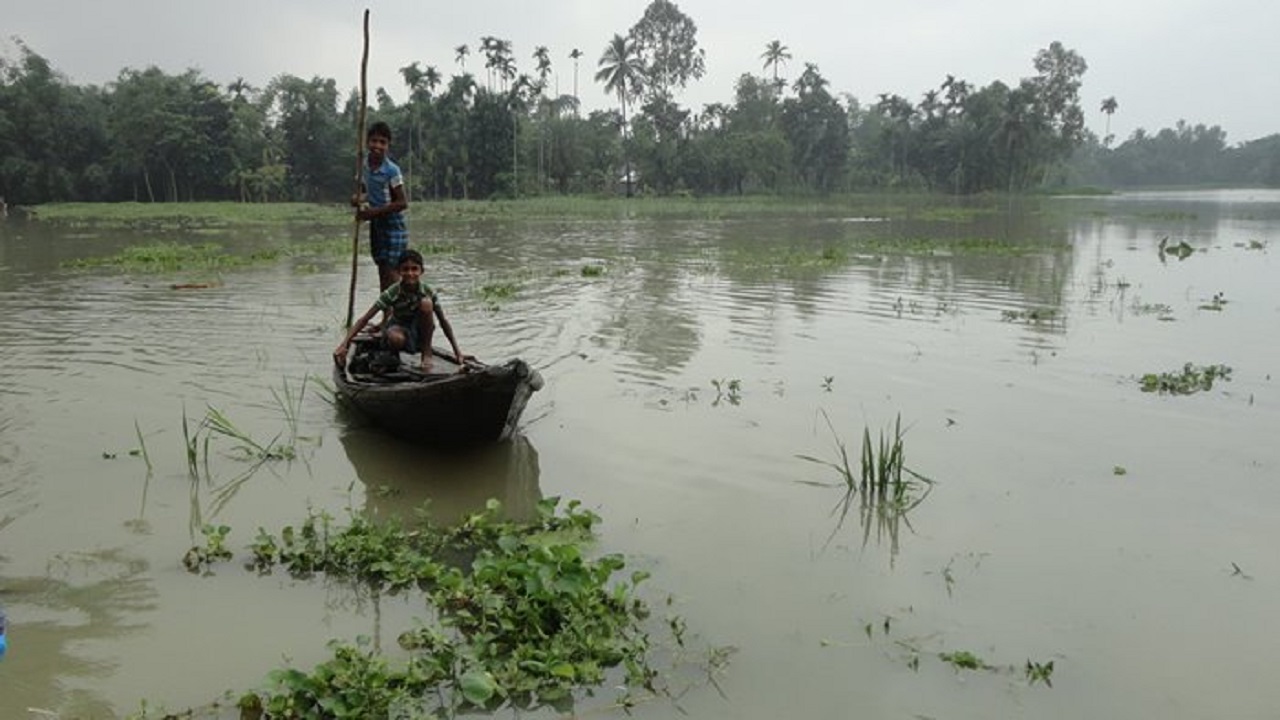 লালমনিরহাটে পানিবন্দি তিস্তাপাড়ের ৭ হাজার পরিবার লালমনিরহাটে পানিবন্দি তিস্তাপাড়ের ৭ হাজার পরিবার