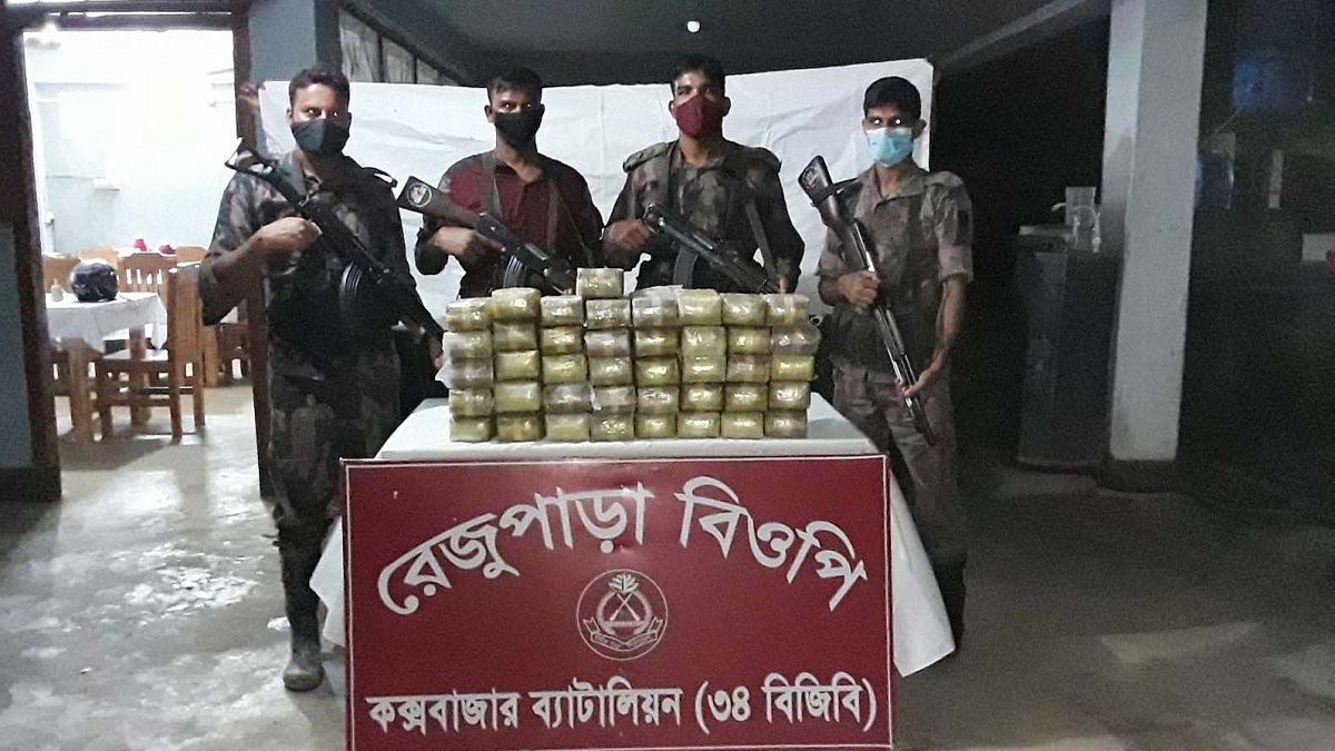 কক্সবাজারে বিজিবি সদস্যদের উপর হামলার চেষ্টা, ৪ লাখ ১০ হাজার পিস ইয়াবা উদ্ধার