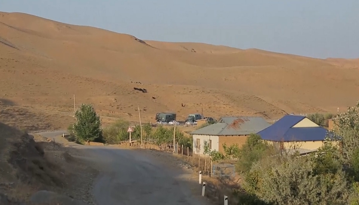 উজবেকিস্তান ভূখণ্ডে আফগান বিমান বিধ্বস্ত