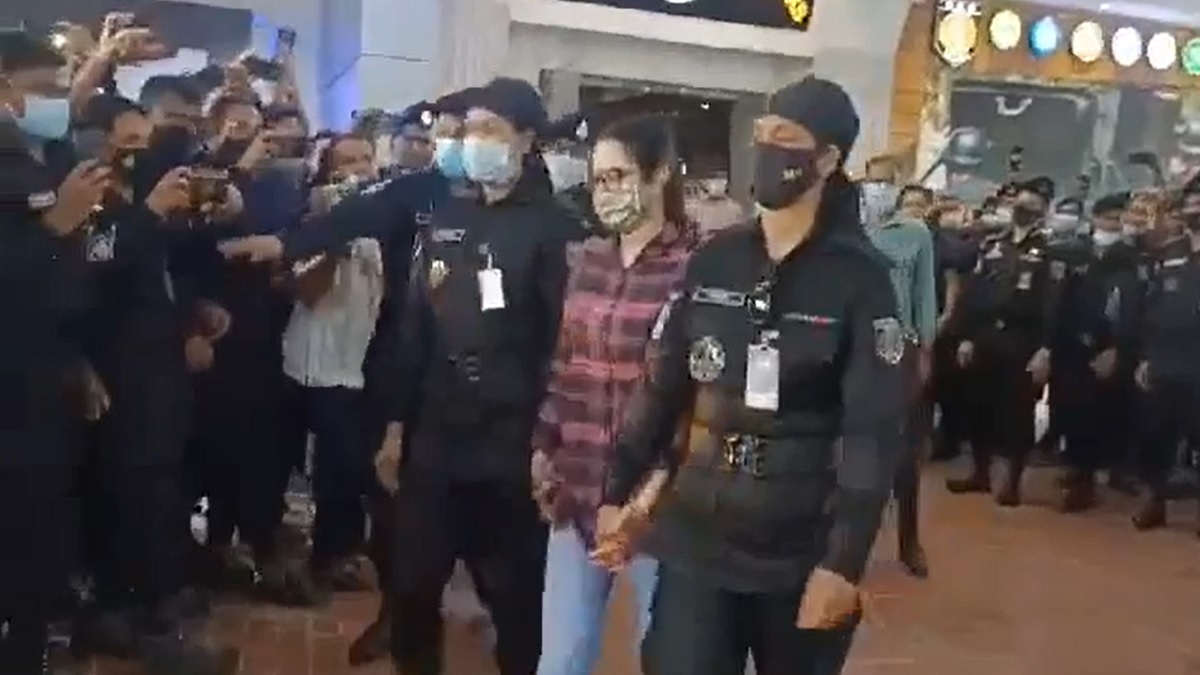 বনানী থানায় নেয়া হয়েছে পরীমণিকে, হতে পারে একাধিক মামলা