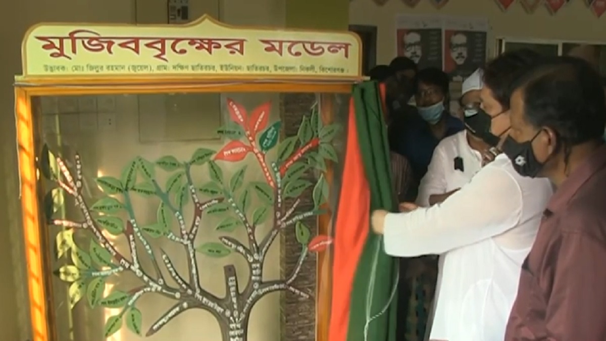 কিশোরগঞ্জে বটবৃক্ষের আদলে ‘মুজিব বৃক্ষ’