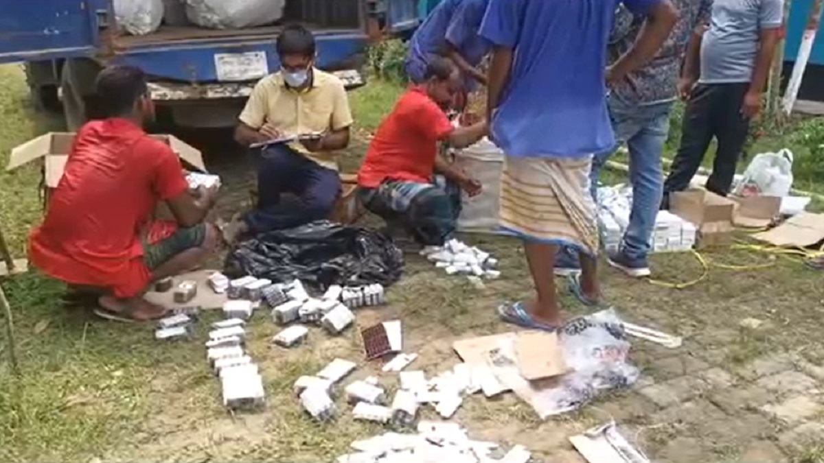 বেনাপোল বন্দরে বিপুল পরিমাণ আমদানি নিষিদ্ধ ভারতীয় ওষুধ জব্দ