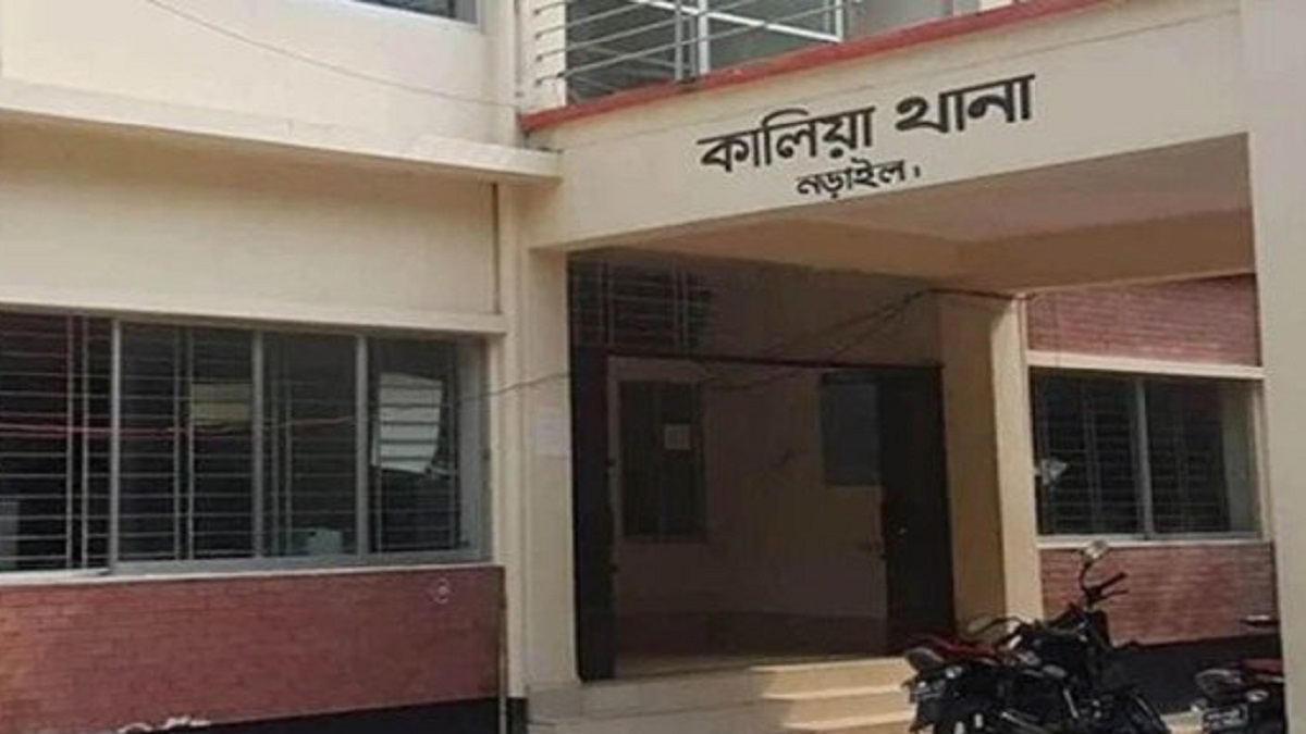 আট বছরের শিশুকে ধর্ষণের অভিযোগে ৬৫ বছর বয়সী শিক্ষক আটক