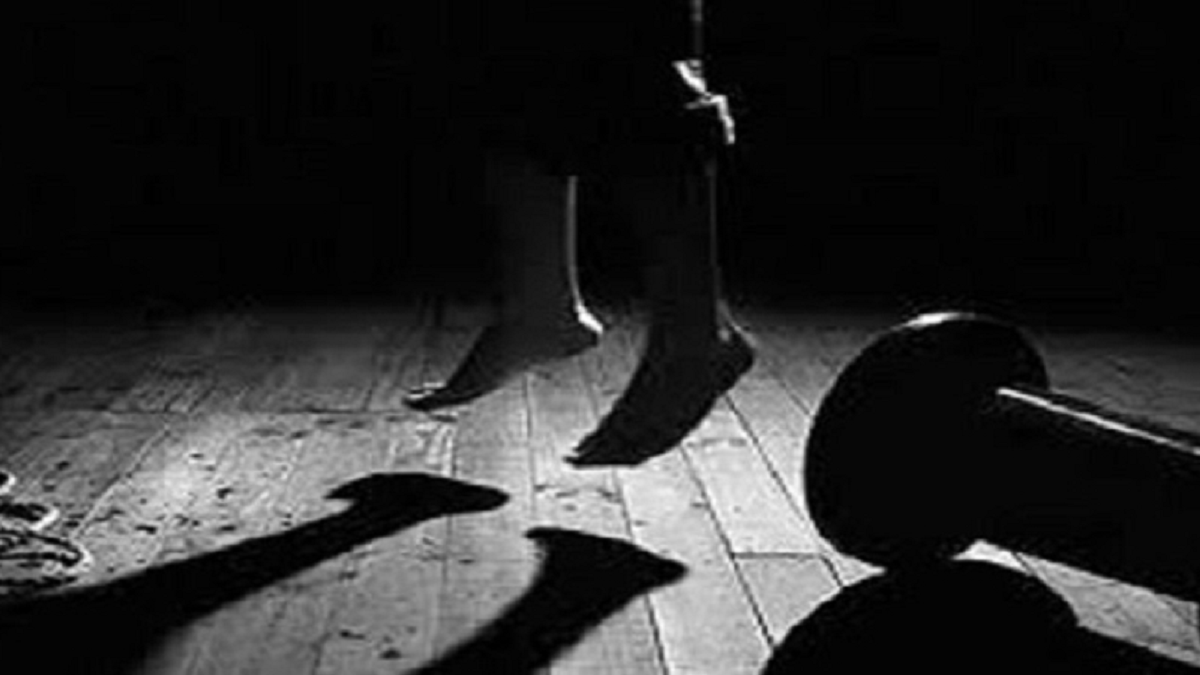 বগুড়ায় আবাসিক হোটেল থেকে বৃদ্ধের ঝুলন্ত লাশ উদ্ধার