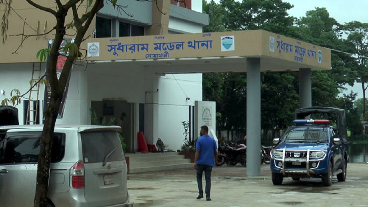 নোয়াখালীতে ট্রাক-সিএনজি সংঘর্ষে নিহত ১