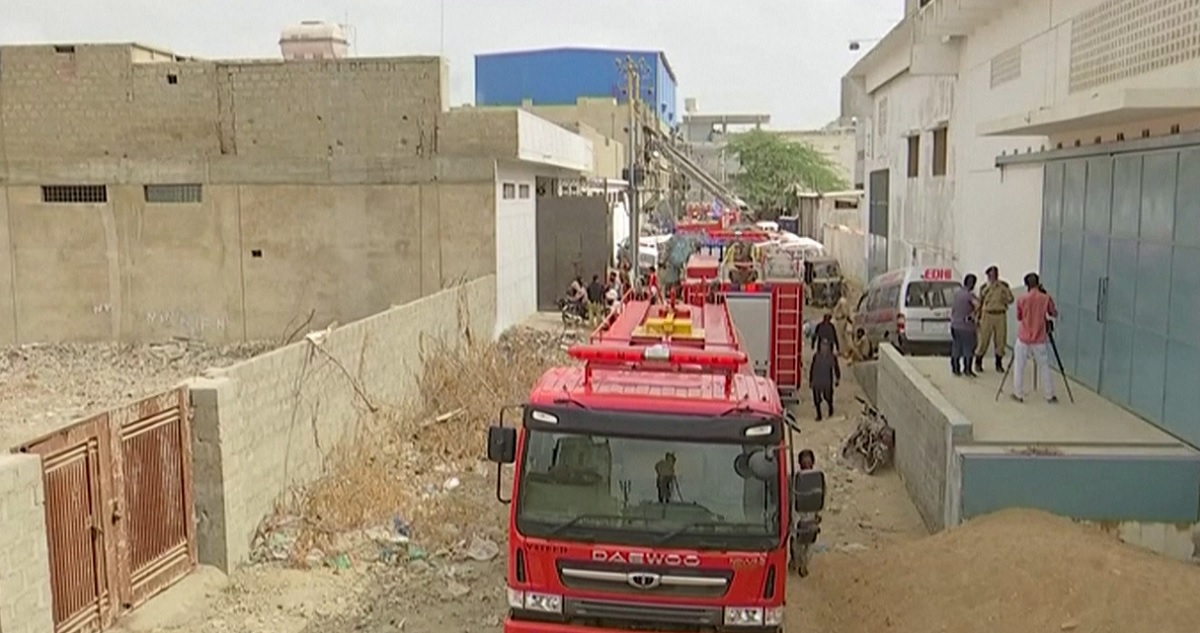 পাকিস্তানে কারখানায় অগ্নিকাণ্ড, নিহত কমপক্ষে ১৬