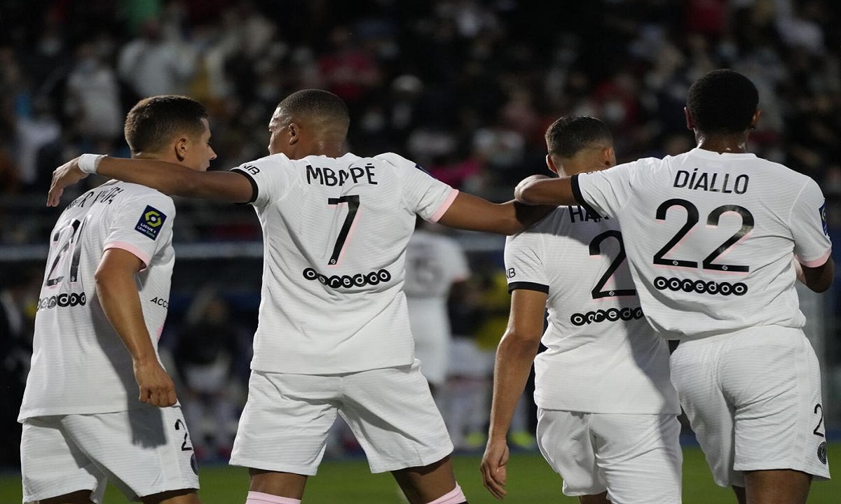 ইউরোপের মাঠে গড়ালো ফুটবল