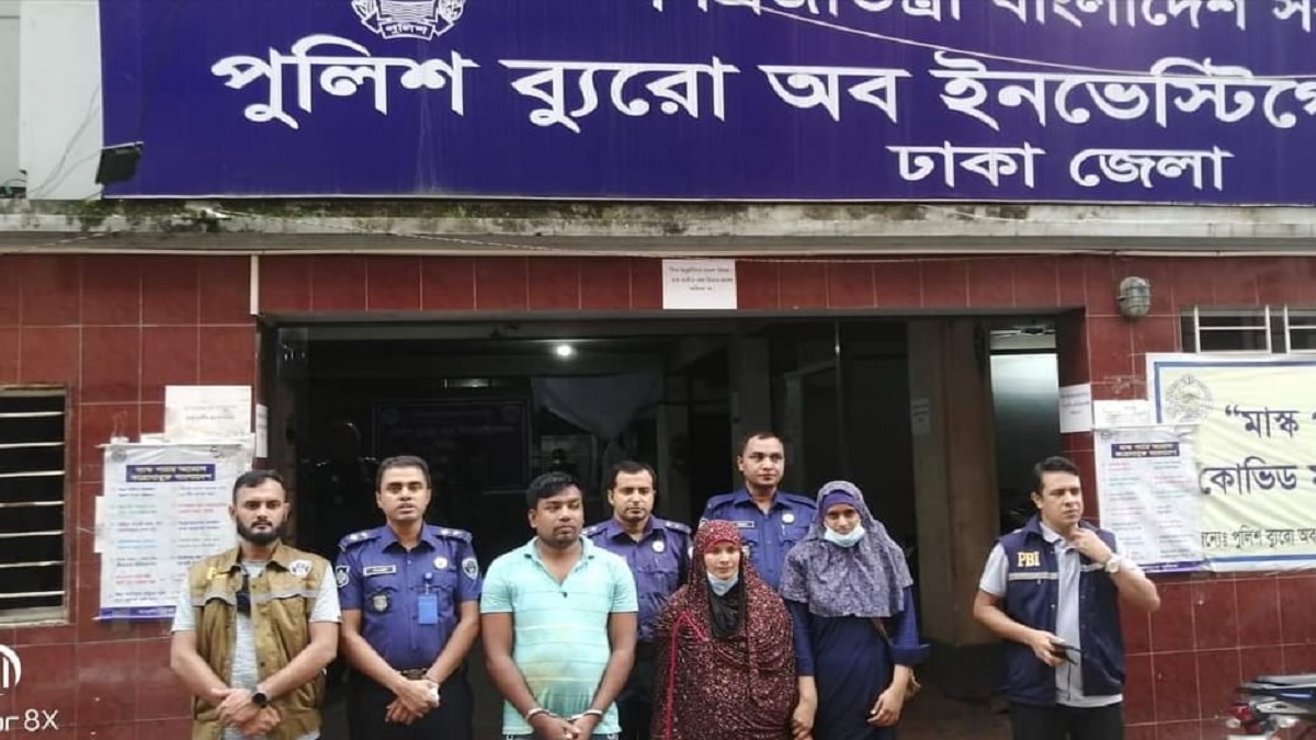 স্বামীকে ঘুমের ওষুধ খাওয়ায় স্ত্রী, কুপিয়ে হত্যা করে পরকীয়া প্রেমিক