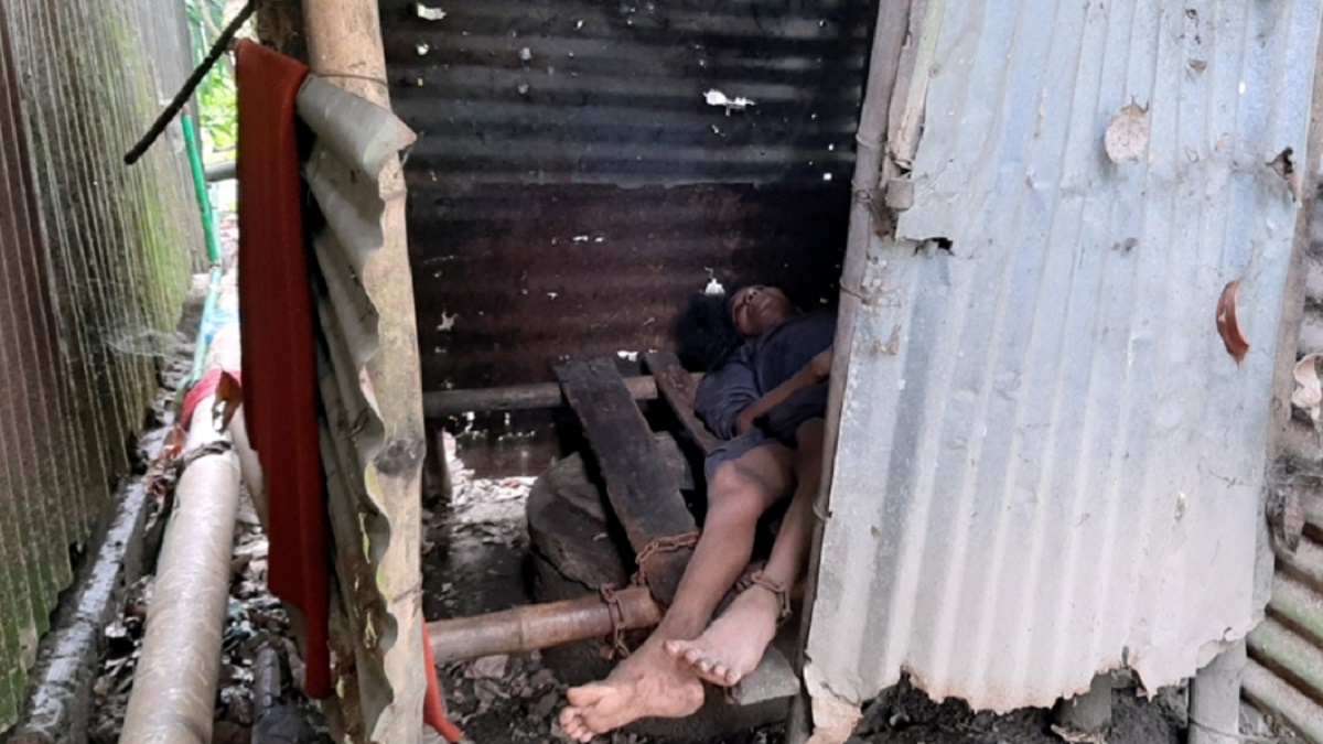 পরিত্যক্ত টয়লেটে ২০ বছর ধরে শিকলবন্দী শংকরীর জীবন