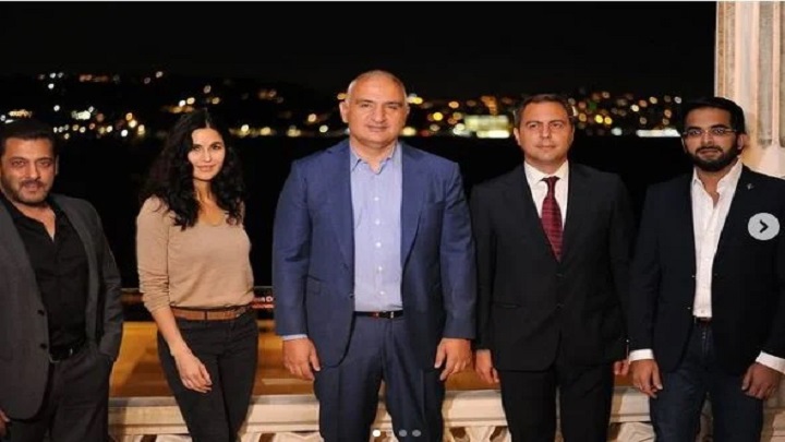 তুরস্কের মন্ত্রীর সঙ্গে সালমান-ক্যাটরিনার ছবি ভাইরাল তুরস্কের মন্ত্রীর সঙ্গে সালমান-ক্যাটরিনার ছবি ভাইরাল