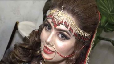 সপ্তাহে এক দিন বউ সাজেন চার সন্তানের জননী