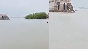 পানিতে ডুবেছে মসজিদ, সাঁতার কেটেই পাঁচ ওয়াক্ত নামাজ আদায় করেন ইমাম