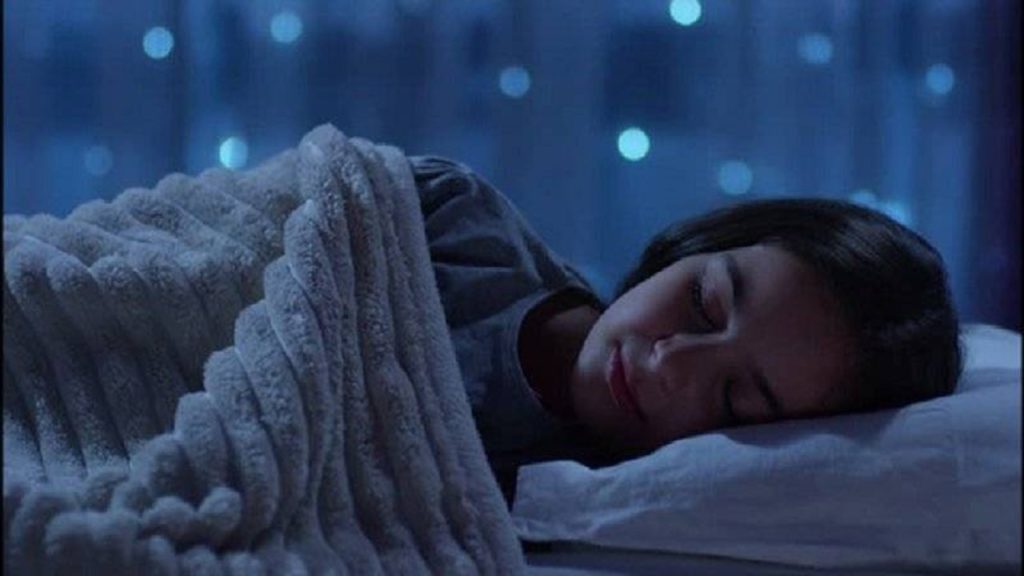 রাতে ঘুমানোর উপকারিতা