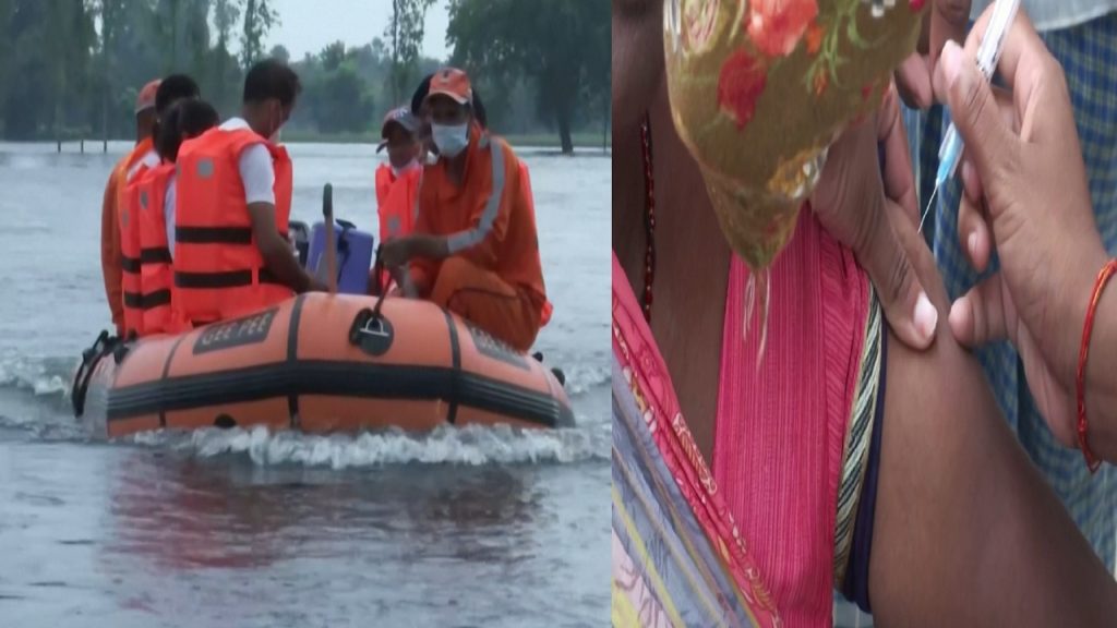 ভারতের গোরখপুরে বন্যাদুর্গত এলাকায় নৌকা নিয়ে চলছে টিকা কার্যক্রম
