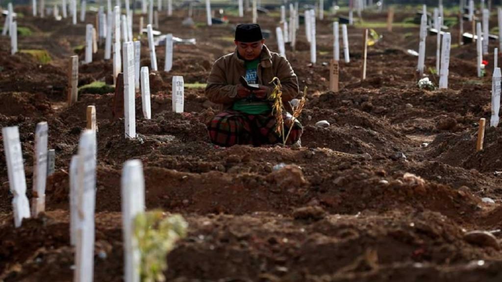 বিশ্বে একদিনে করোনায় আরও ১০ হাজারের কাছাকাছি মৃত্যু