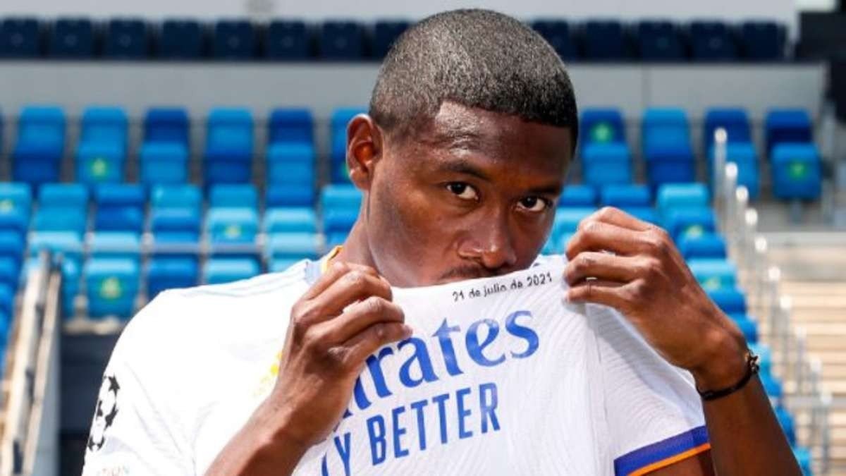 রিয়াল মাদ্রিদের ব্যাজ চুমু দিয়ে সমালোচিত আলাবা, পাশে দাঁড়ালেন সাবেক সতীর্থ