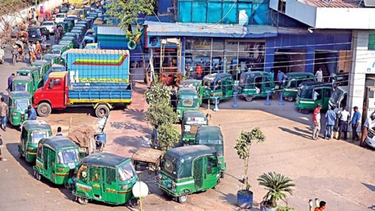 আজ থেকে দৈনিক ৪ ঘণ্টা সিএনজি স্টেশন বন্ধ