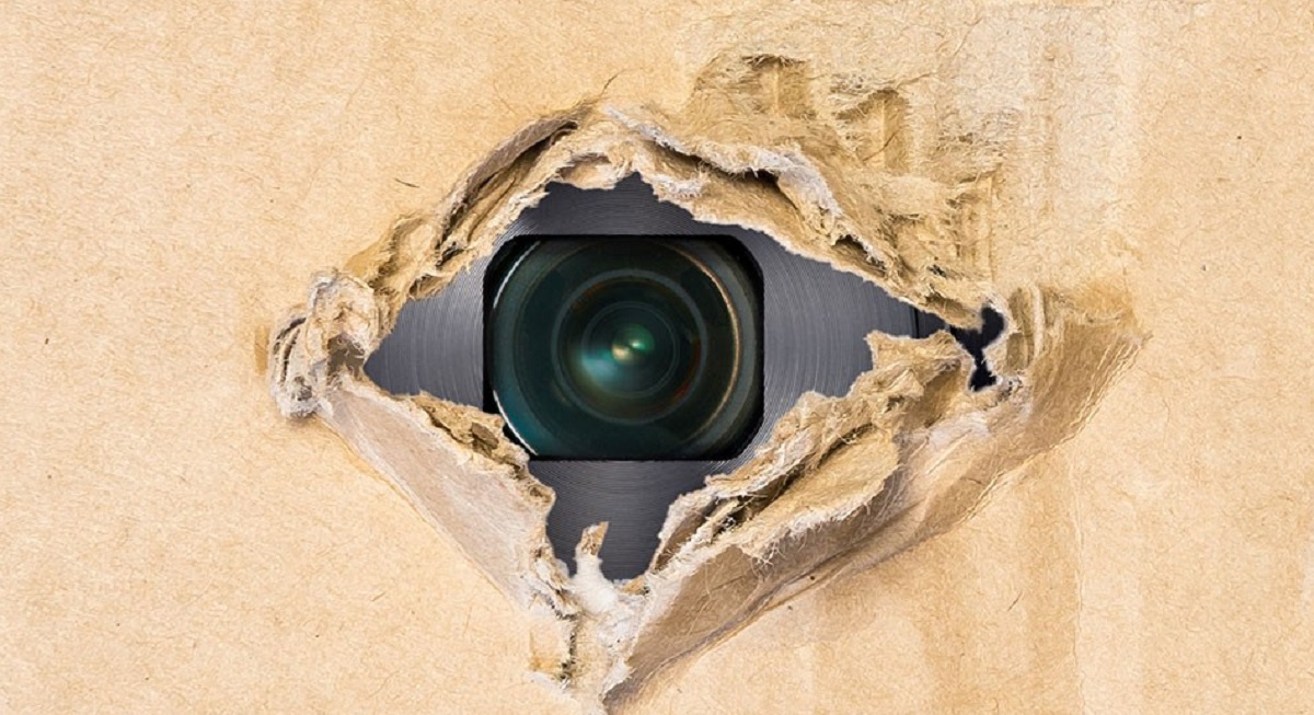 লুকিয়ে রাখা ক্যামেরা ধরিয়ে দেবে সাধারণ স্মার্টফোন