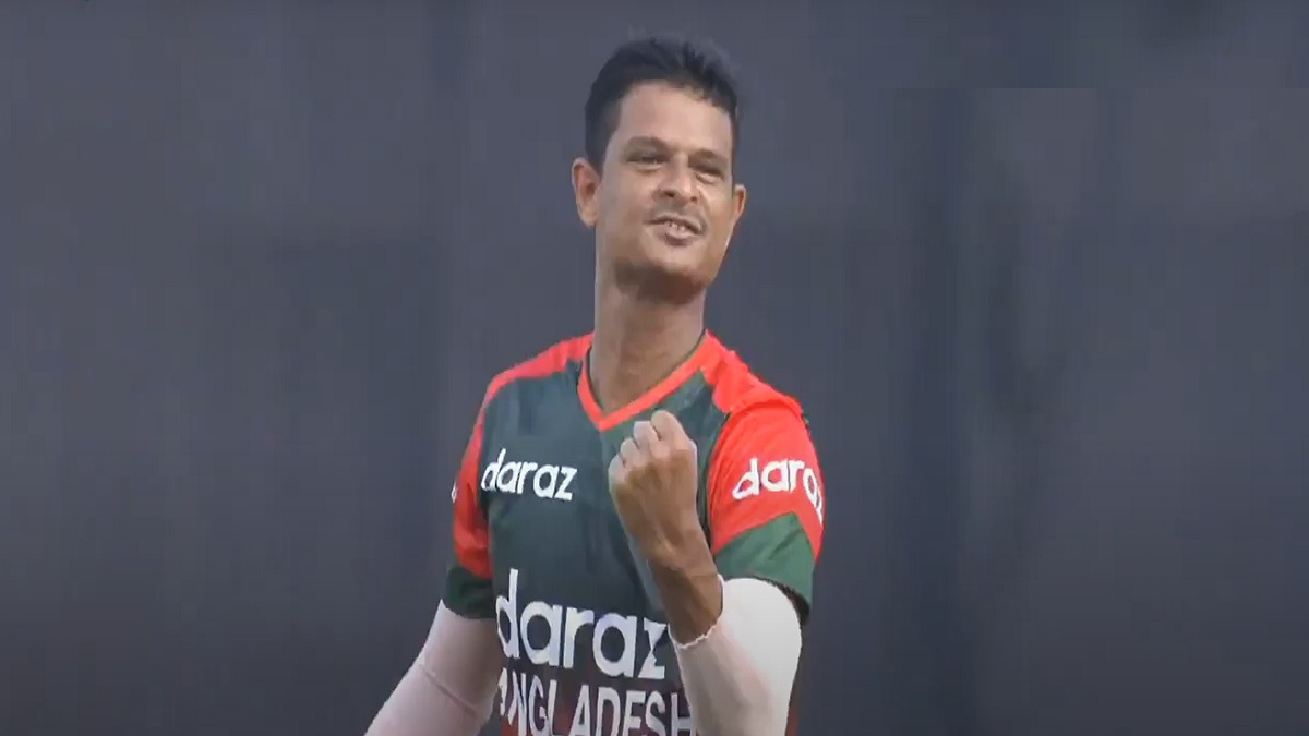 পাওয়ার প্লে’র শেষে ধসে গেছে কিউইদের টপ মিডল অর্ডার