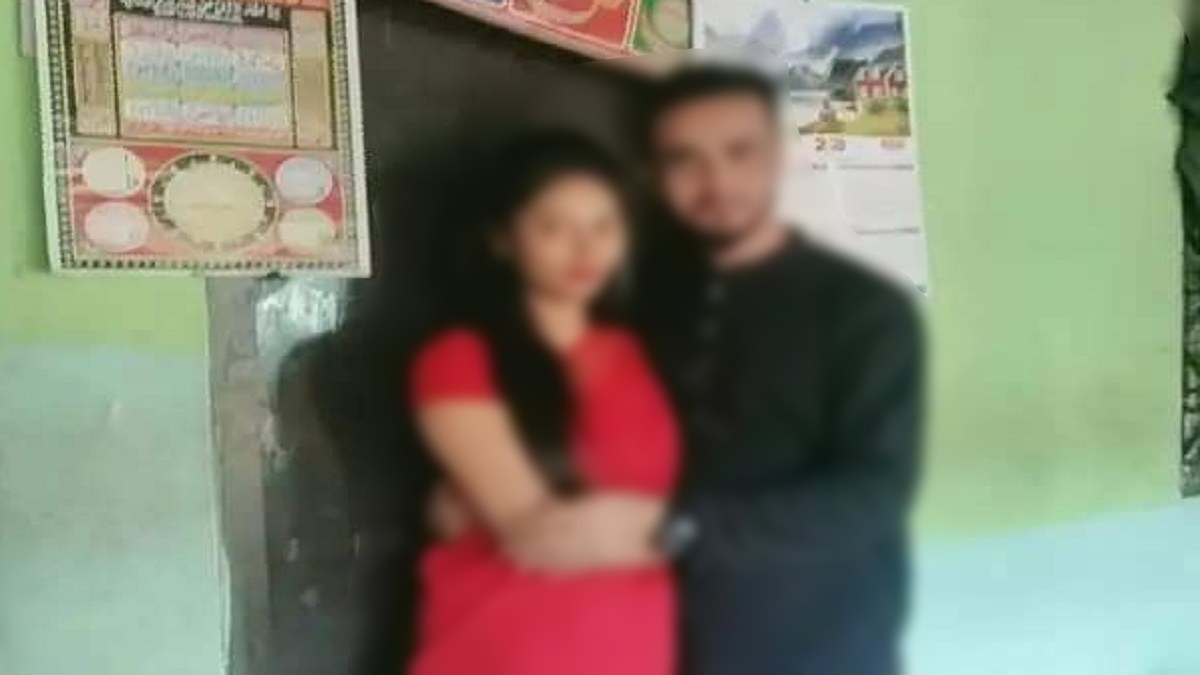 প্রেমিকের বাড়িতে গিয়ে বউ দাবি প্রেমিকার! প্রেমিক উধাও