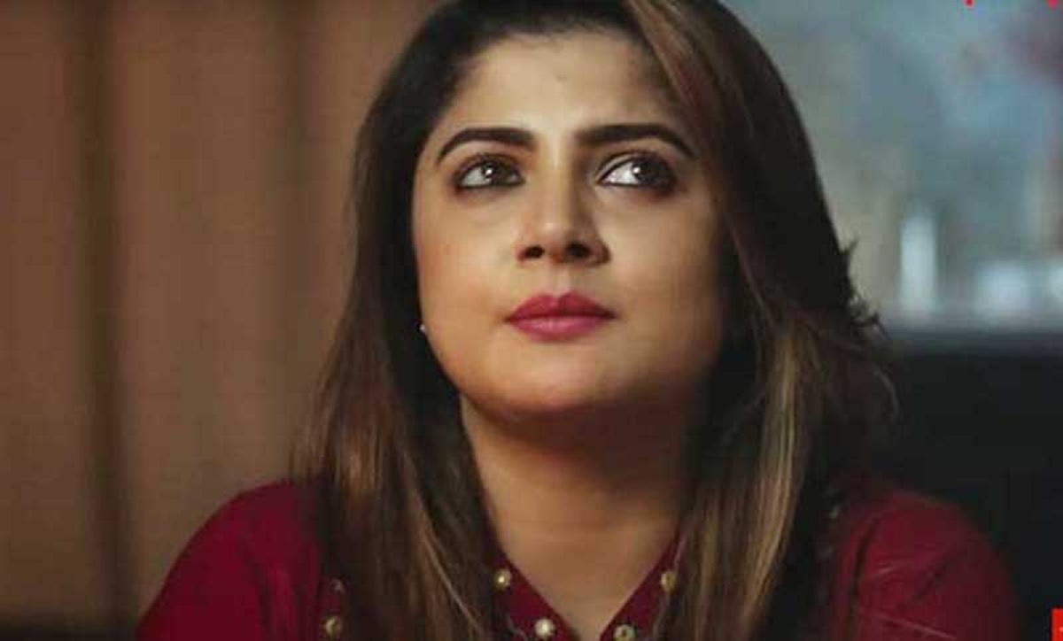 বিয়ে থেকে মুক্তি পেতে মামলা করলেন শ্রাবন্তী