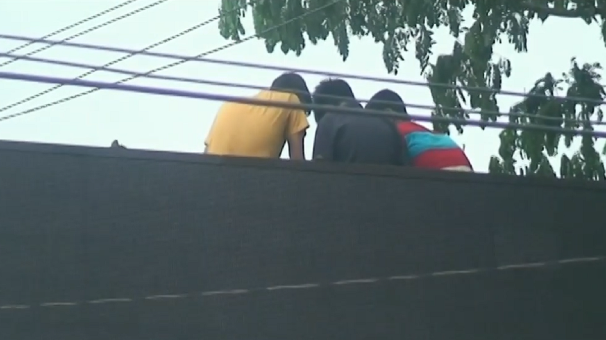 সুনামগঞ্জেও কিশোর গ্যাংয়ের দৌরাত্ম্য