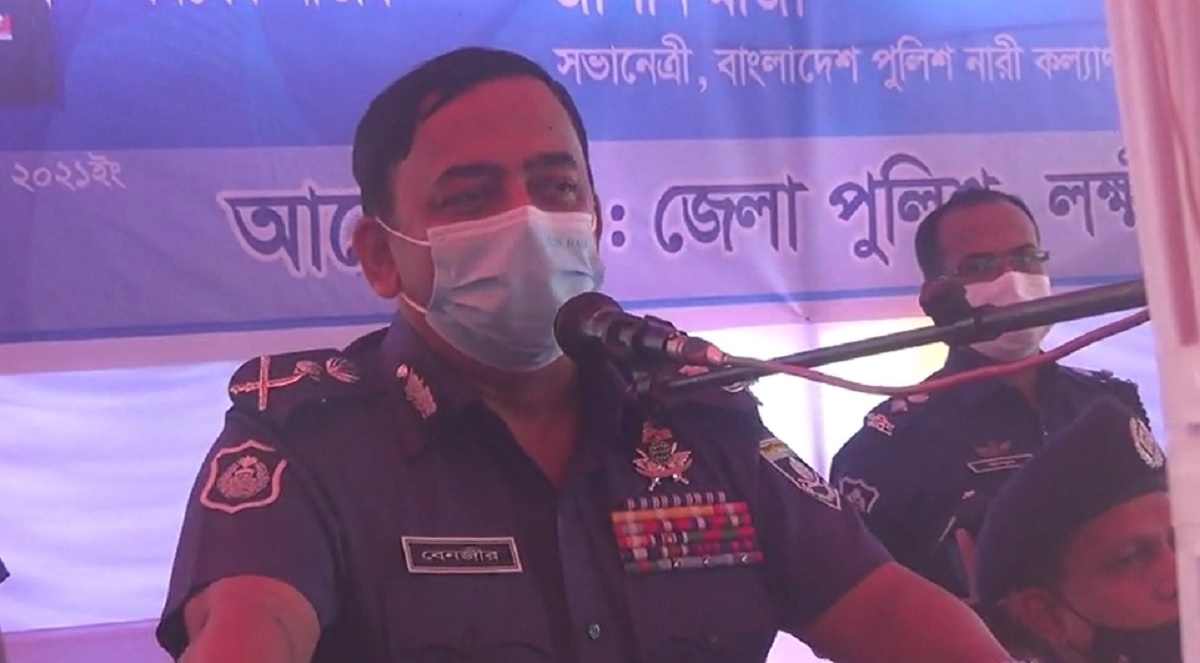 গুজবে ভরা সোশ্যাল মিডিয়ায় ভালো কিছু খুঁজছে পুলিশ: আইজিপি