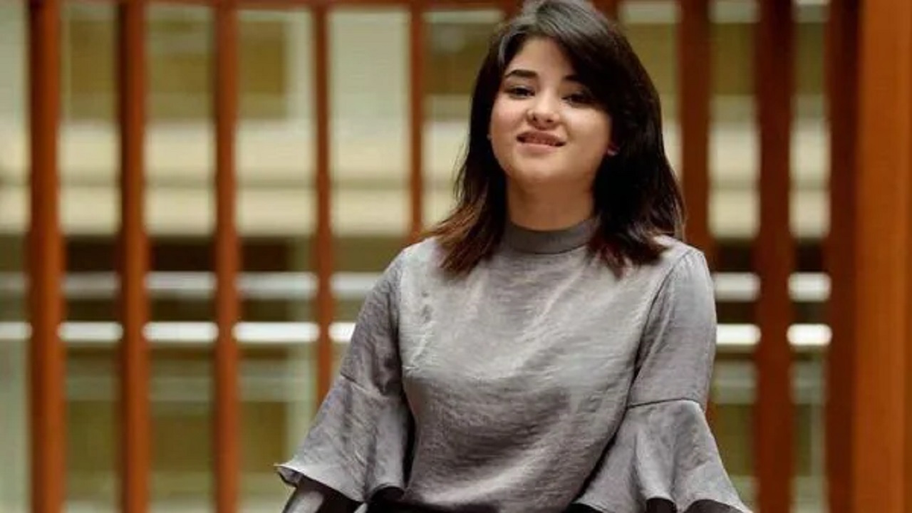 ২ বছর পর প্রকাশ্যে ‘সিক্রেট সুপারস্টার’ জাইরা ২ বছর পর প্রকাশ্যে আসলেন ‘সিক্রেট সুপারস্টার’ জাইরা