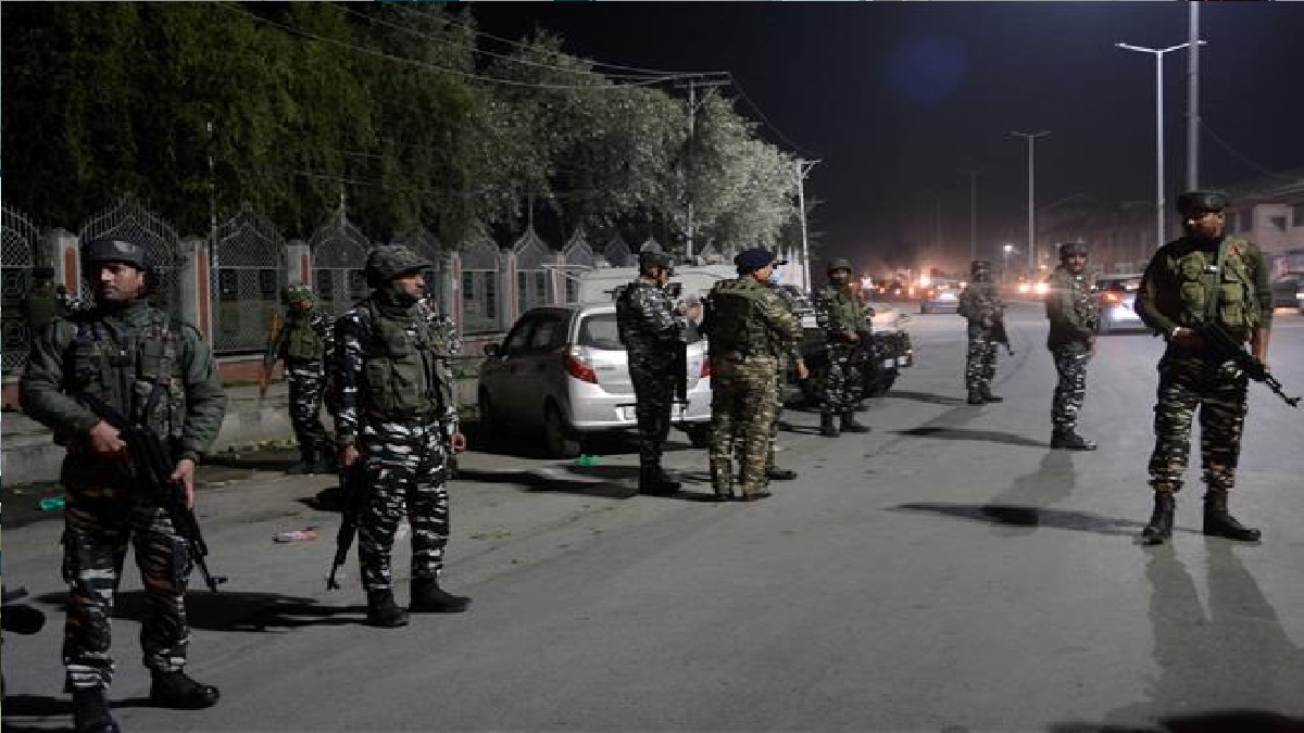 উত্তপ্ত কাশ্মির, আরও দু’জন বেসামরিককে হত্যা