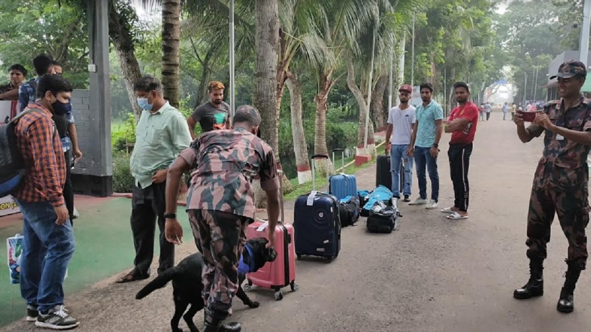 আজ থেকে আখাউড়া স্থলবন্দরে আমদানি রফতানি বন্ধ ৫ দিন